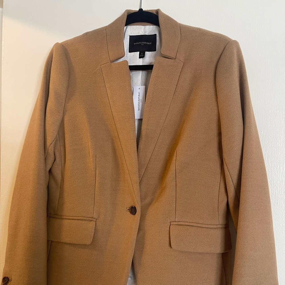 NWT Banana Republic Camel Blazer - Size 8